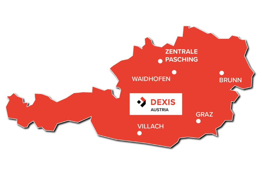 Rote Karte von Österreich mit weißen Punkten, die die Standorte Zentrale Pasching, Waidhofen, Villach, Brunn und Graz markieren. Das Logo von DEXIS Austria befindet sich mittig auf der Karte.