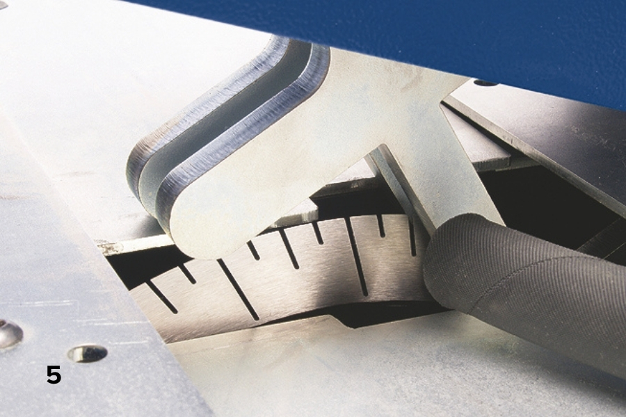 Abschneiden des Hydraulikschlauchs