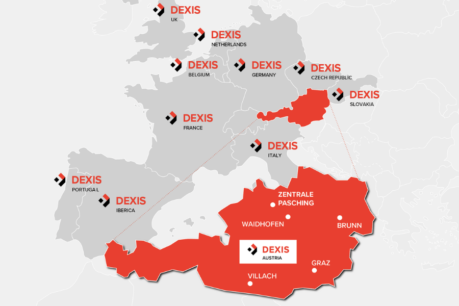 Auf einer Europakarte sind alle Länder hervorgehoben, in denen sich DEXIS Standorte befinden, darunter Österreich, die Slowakei, die Tschechische Republik, Deutschland, Belgien, Frankreich, Italien und Portugal. Das DEXIS-Logo wird in jedem Land angezeigt, wobei Österreich in rot hervorgehoben ist und die Standorte  von DEXIS Austria ersichtlich sind. 