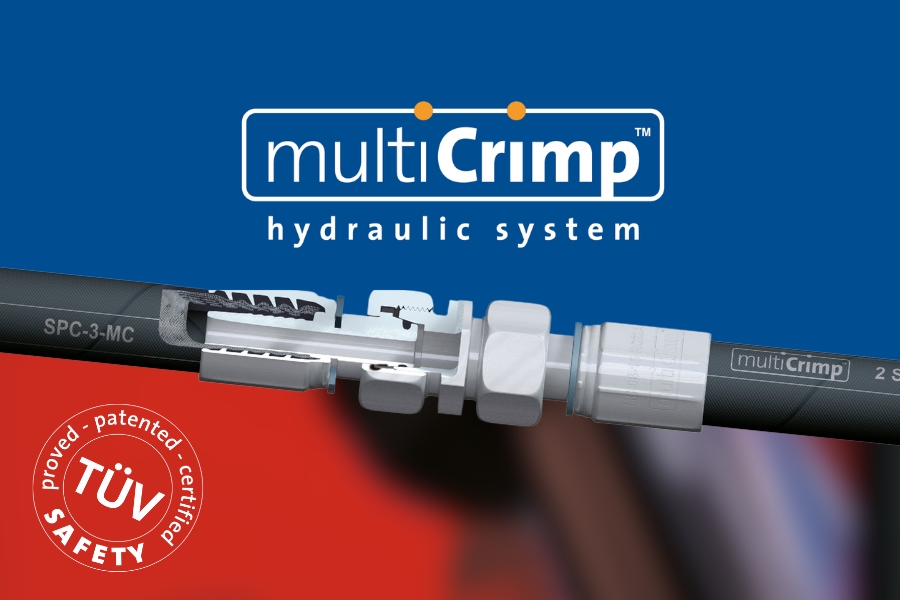Werbegrafik für das 'multiCrimp' Hydrauliksystem. Das Bild zeigt einen hydraulischen Schlauch mit einer teilweisen Schnittansicht, die das Innenleben der Verbindungselemente sichtbar macht. Oben befindet sich das 'multiCrimp' Logo auf blauem Hintergrund, während unten links ein rotes TÜV-Siegel mit den Worten 'proved - patented - certified SAFETY' zu sehen ist.